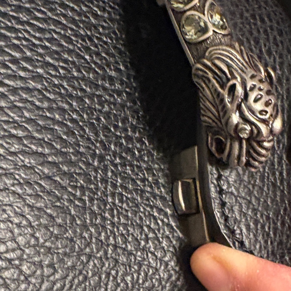 Like New Gucci Leather Chain Shoulder Bag - Picture 4 of 11